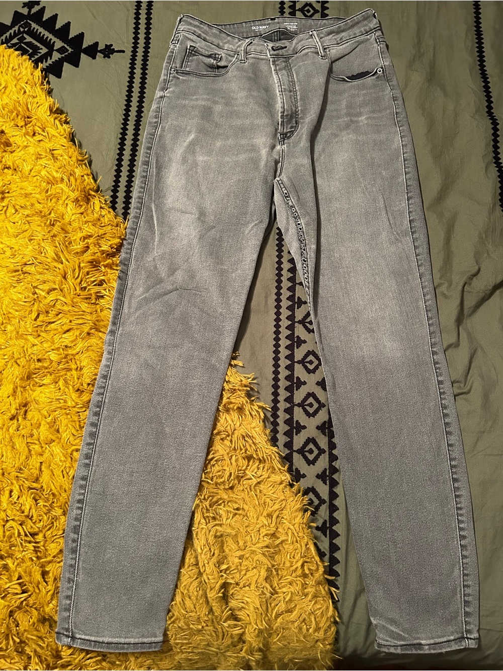 Old Navy Women's Extra High Rise Rockstar Super Skinny Jeans 360 Stretch